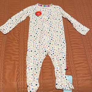 Magnetic baby footie sleeper 3-6 months